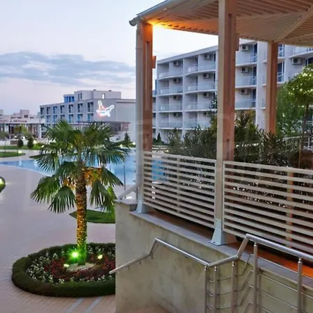 Atlantis Sea View Lejlighedshotel